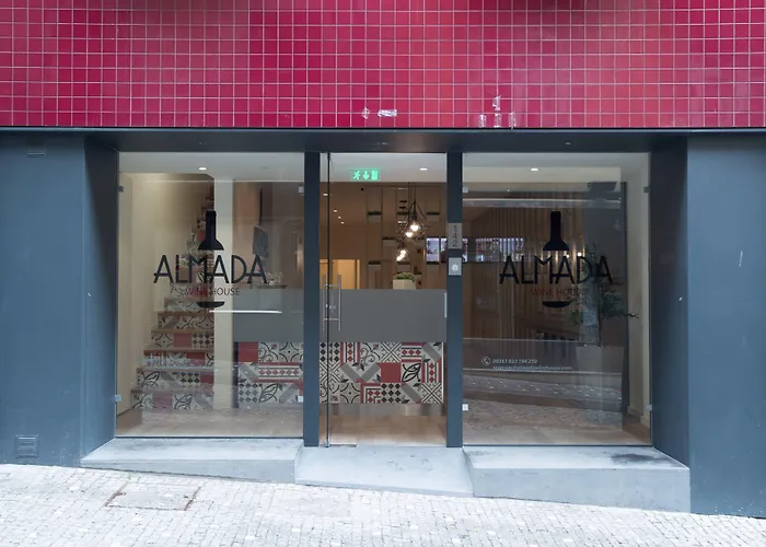 Almada Wine House - Tourism *