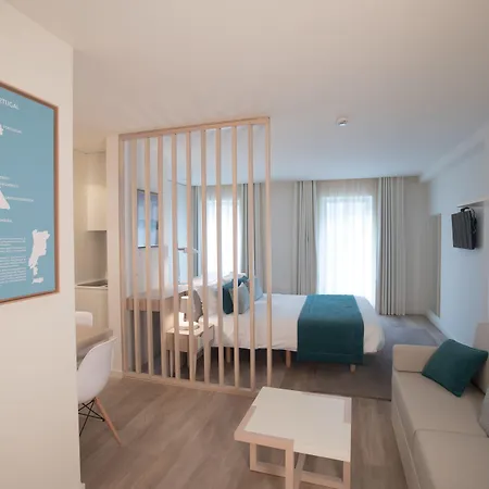 Almada Wine House - Tourism