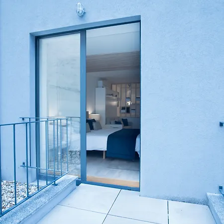 Almada Wine House - Tourism