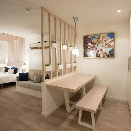 Almada Wine House - Tourism