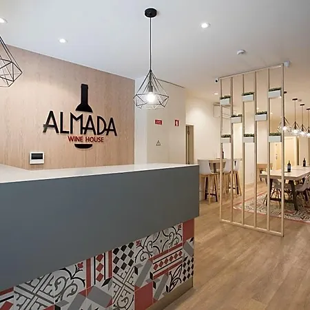 Almada Wine House - Tourism *