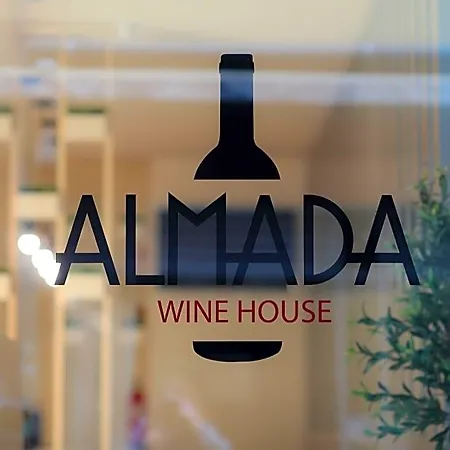 Almada Wine House - Tourism *