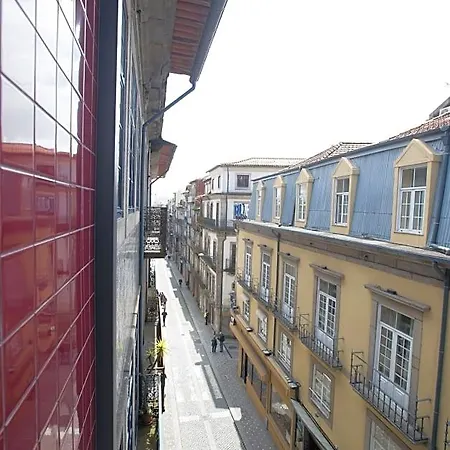 Almada Wine House - Tourism
