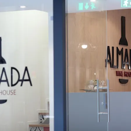 Almada Wine House - Tourism פורטו