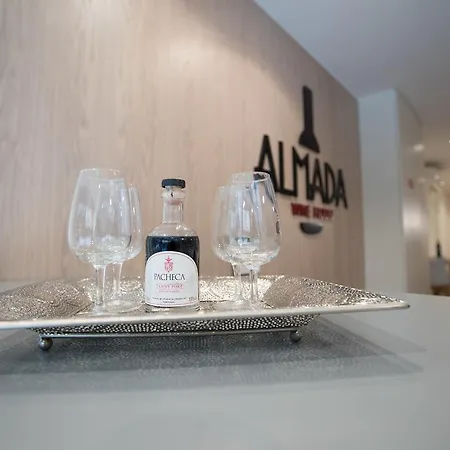 Almada Wine House - Tourism *