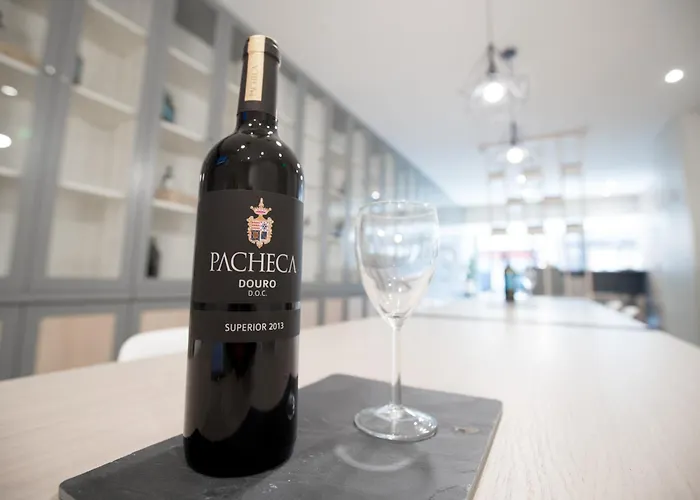 Almada Wine House - Tourism *