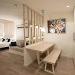 Almada Wine House - Tourism