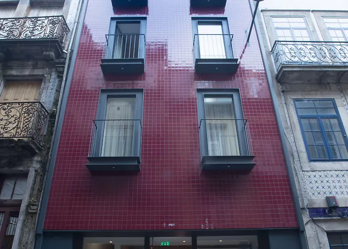 Almada Wine House - Tourism *